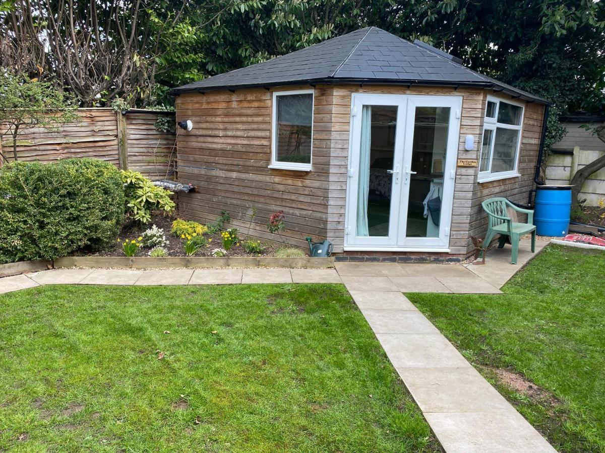 Garden Lodge Allesley Bagian luar foto